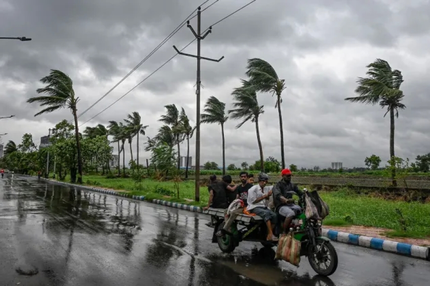 প্রবল দুর্যোগ, সঙ্গে জলোচ্ছ্বাস! আগামী ৪৮ ঘন্টায় তোলপাড় হবে বাংলা, আবহাওয়ার আপডেট