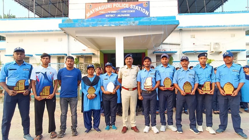 এগারোজন সিভিক ভলেন্টিয়ারকে সম্মানিত সংবর্ধনা যাপন